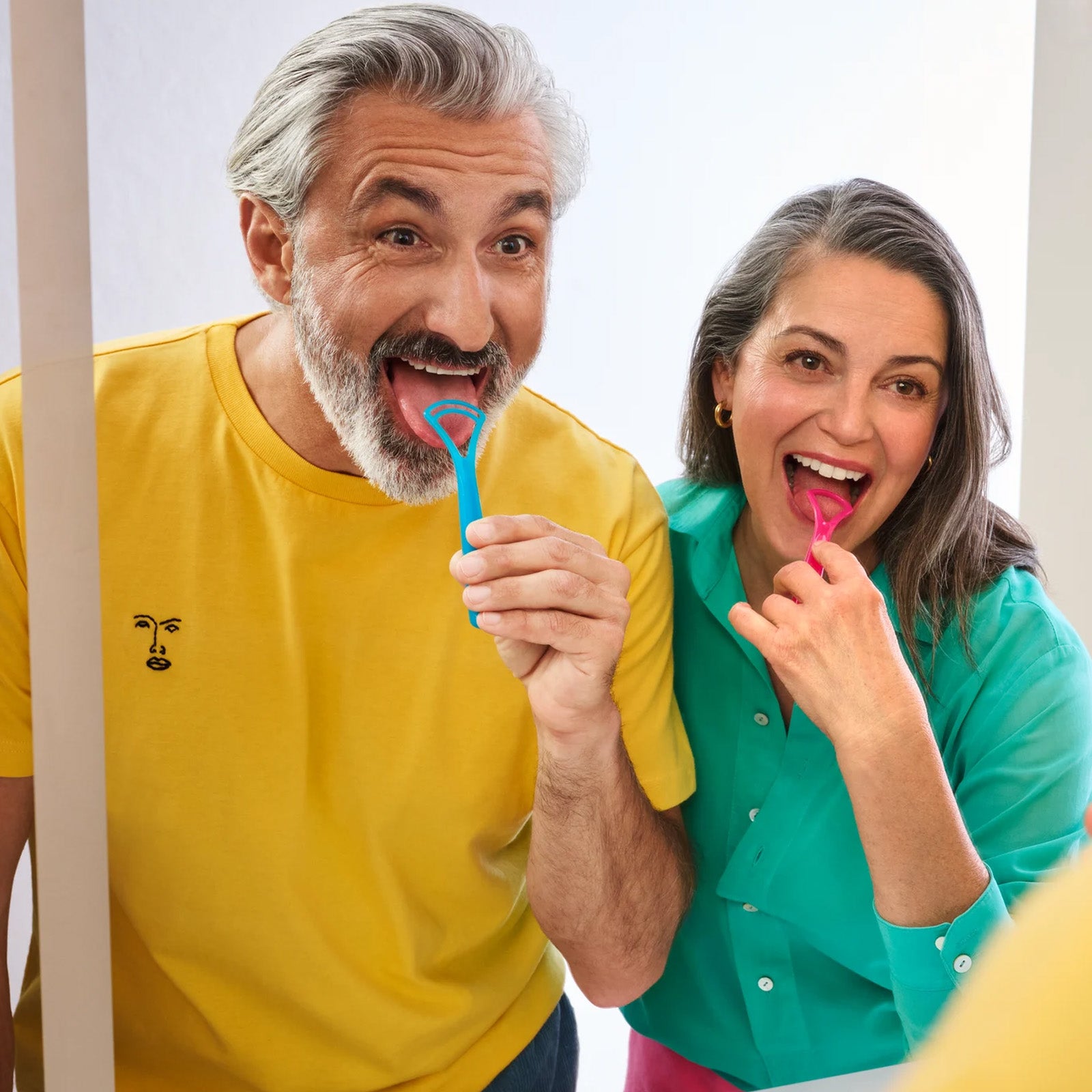 Curaprox Double-bladed Tongue Scraper – Freshen your breath