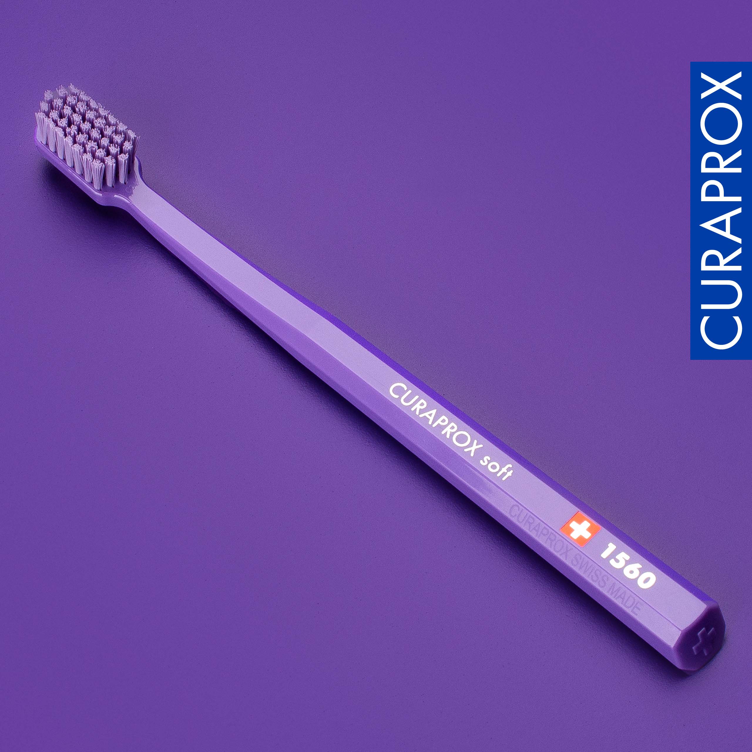Curaprox CS 1560 – Start gentle brushing